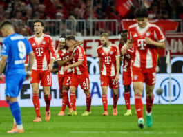 Bayern Munich players celebrate against Bayer Leverkusen