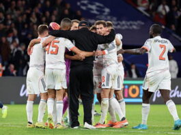 Bayern Munich players celebrate after the win over PSG